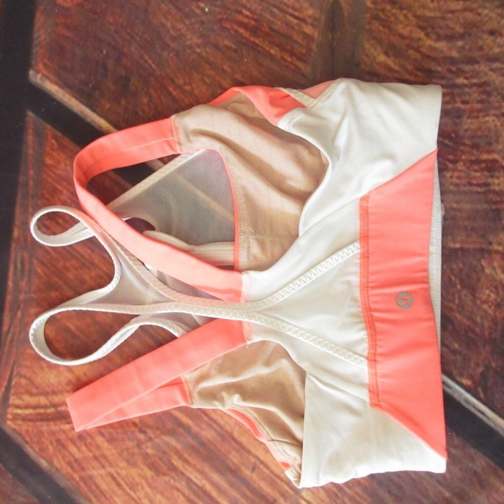 Lululemon Ready Set Sweat sports bra size 4 white Peach Shelf-Bra Non padded - Picture 8 of 8